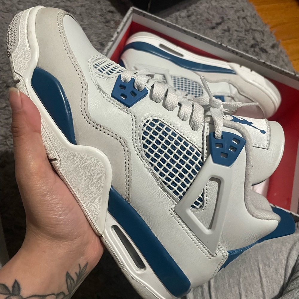 Jordan Retro Military Blue